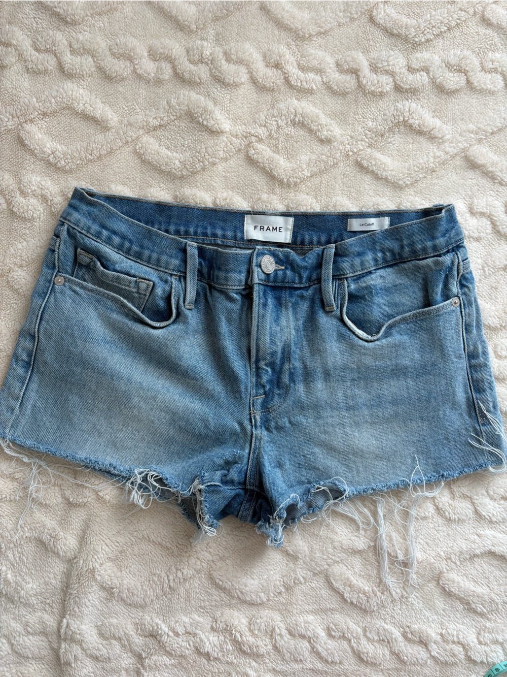 Frame Le Cutoff Mid-rise Relaxed Fit Denim Shorts